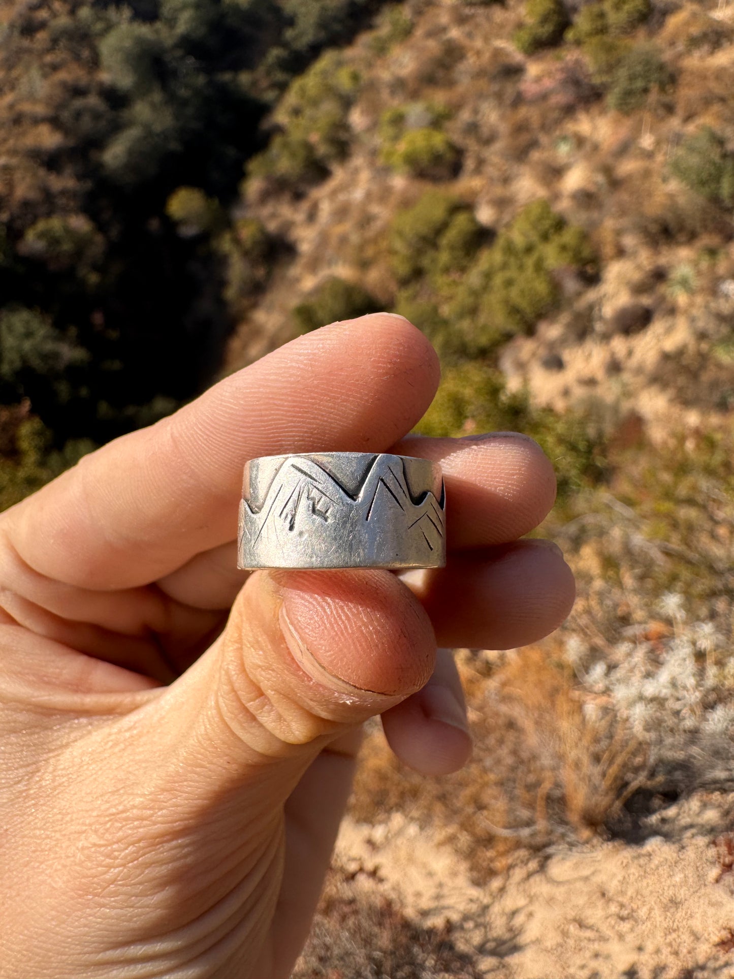 .Mountain Band Ring